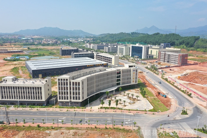 俯瞰丰顺,一批城建项目加快建设,嘉应学院紫琳学院,坚真文体中心规划