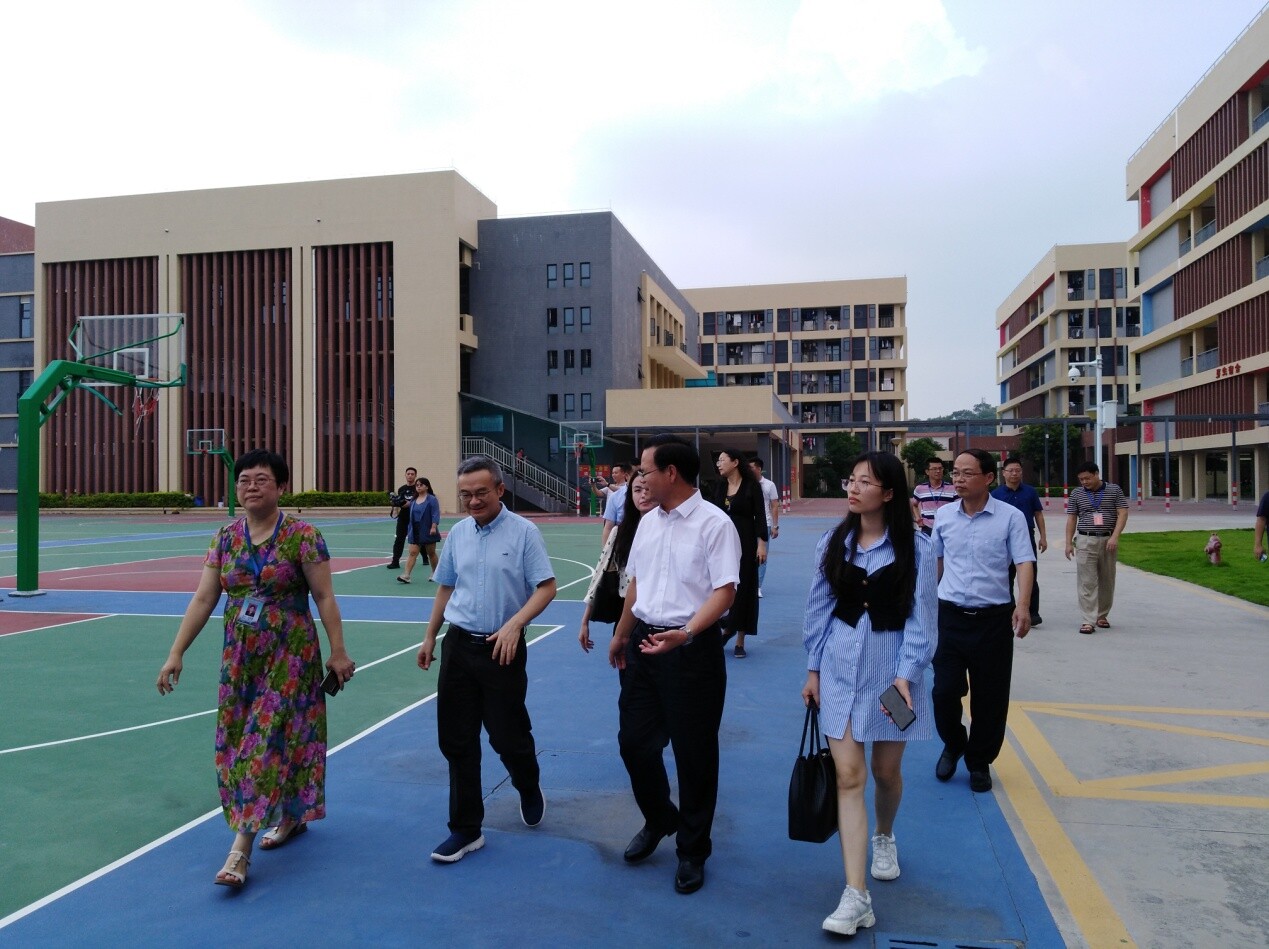 广东省合生珠江教育发展基金会龚鸣秘书长一行到丰顺县实验中学调研