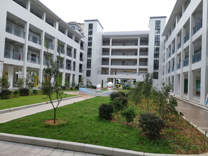总投资近2亿元的丰顺县实验小学校园环境优美（胡金辉摄）_副本.jpg