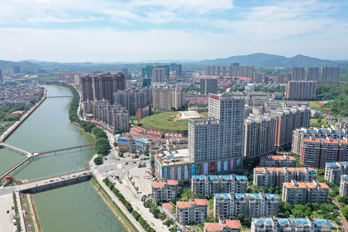 丰顺县努力打造宜居宜业宜游宜乐的四宜城市(胡金辉摄).jpg