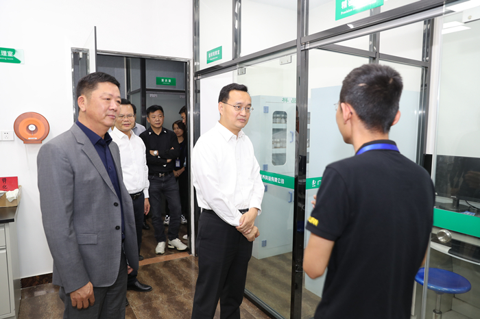 市委副书记、市长张爱军到讯源实业集团调研.JPG