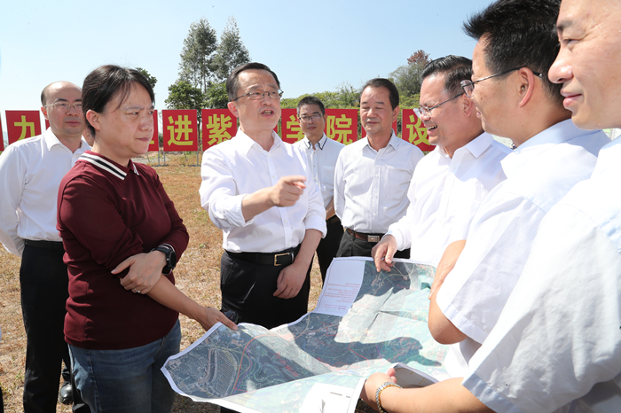 市委书记陈敏调研嘉应学院紫琳学院项目建设情况（胡金辉摄）.JPG