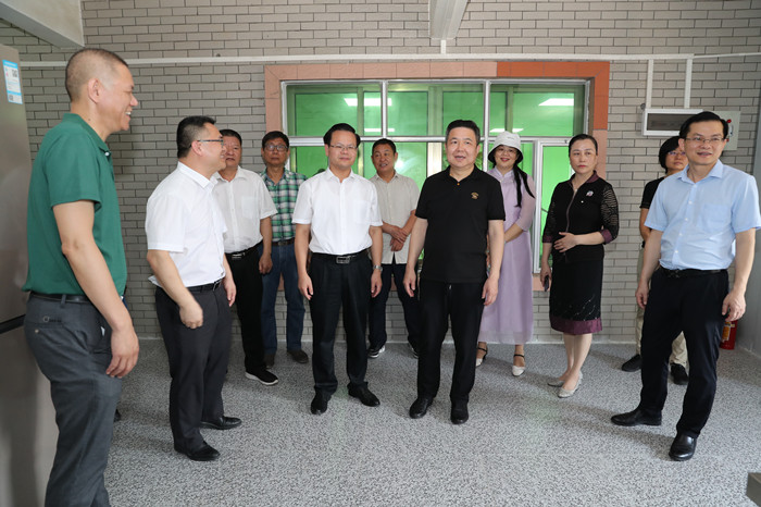 县委书记曾永祥陪同珠海市政协一行到丰顺县丰泰职业培训学校调研“粤菜师傅“工程工作_副本.jpg