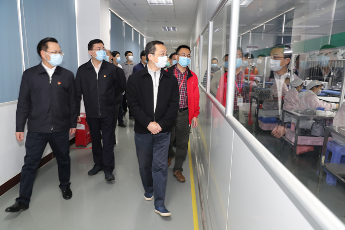 市委陈敏书记到海珠（丰顺）产业园广东汇威高科技有限公司检查企业复工复产情况。（胡金辉摄）.jpg