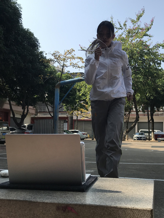 4.田径老师黄海谊在上课.jpg