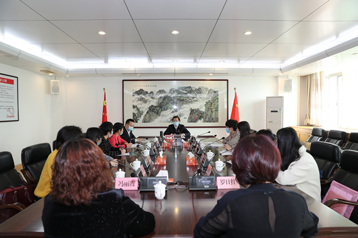 1图为座谈会现场_副本.jpg