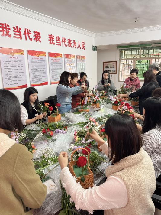 汤坑镇开展”花韵三八 共绘芳华“主题活动.docx_3