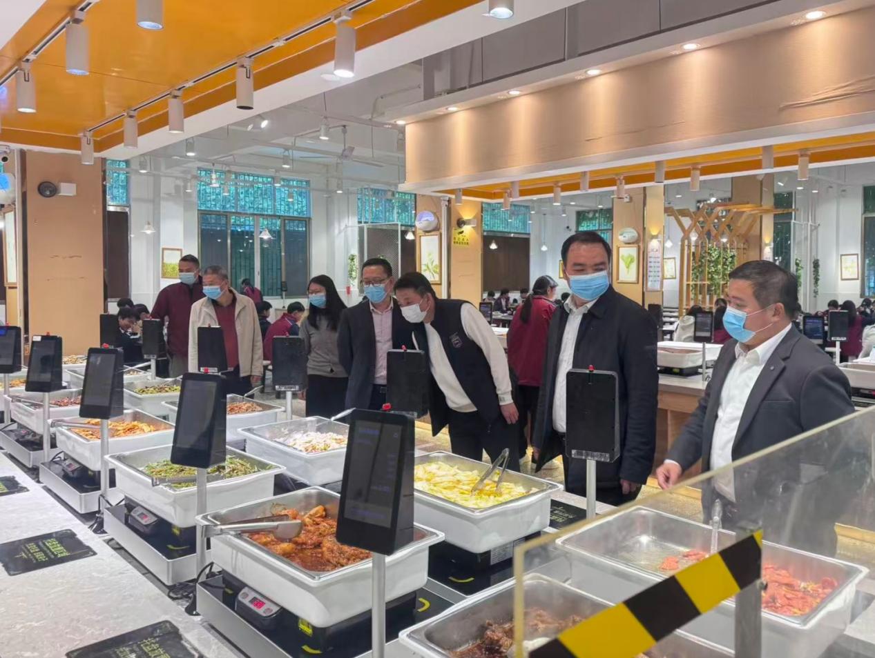 张晓山一行到球山中学督导校园安全工作.docx_1