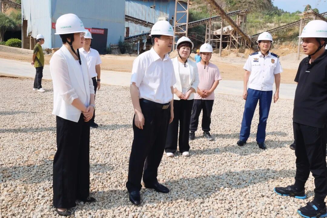 张志锋率队检查节前市场供应和安全生产工作：压紧压实责任守牢安全底线 确保群众度过平安祥和欢乐的中秋、国庆佳节
