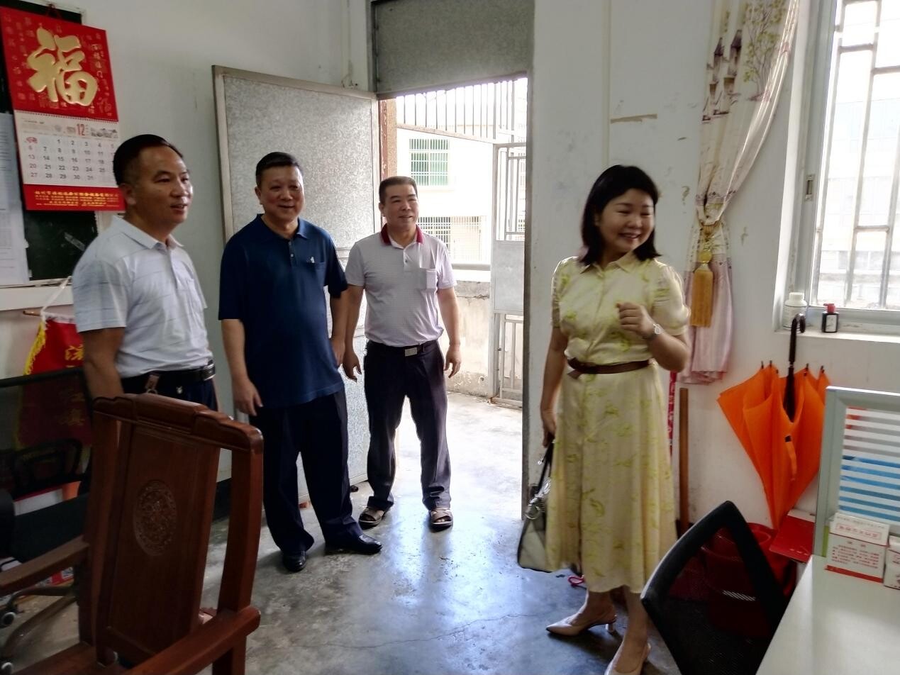 张武珍局长到埔寨镇各中小学调研
